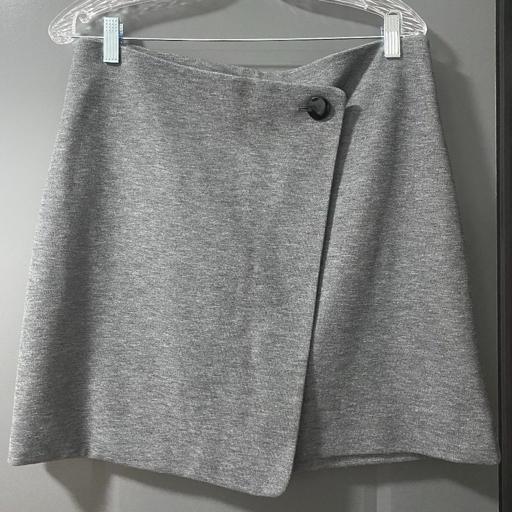 Trendy faux wrap Loft skirt